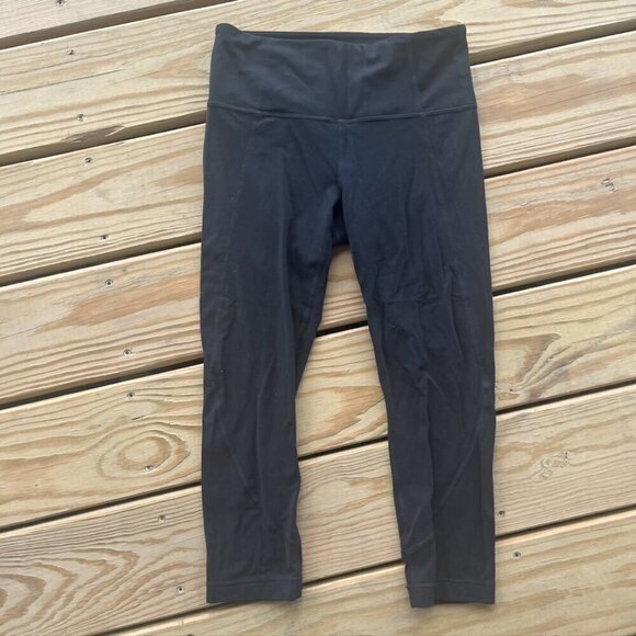 ** Athleta Black Yoga Salutation Crop Pants Leggings Size Small - Picture 1 of 10